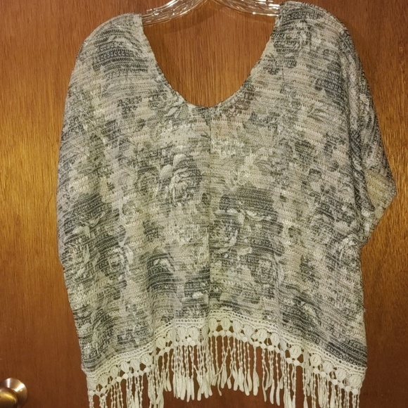 Aeropostale poncho tunic shirt. - Picture 7 of 7